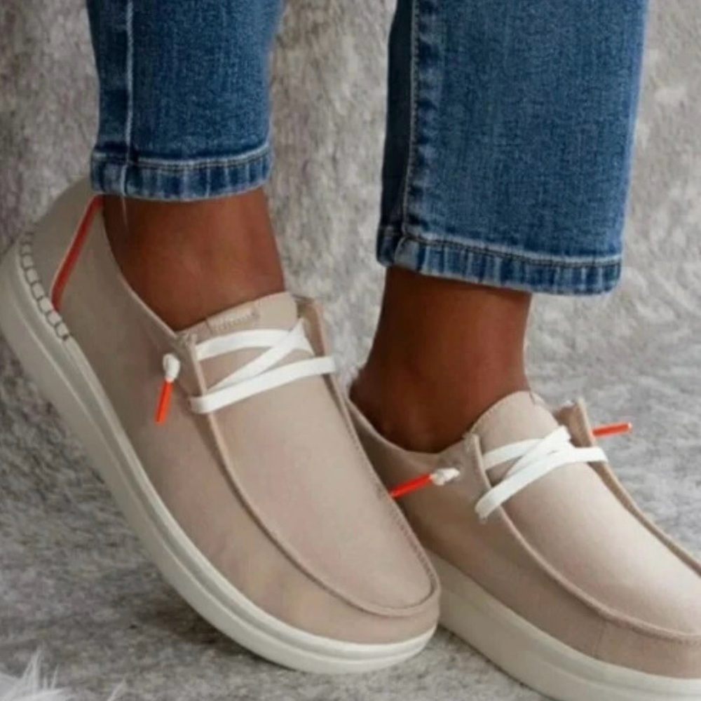 Hey Dude Brand New Wendy Rise Chambray Sandshell Shoes -Size 8